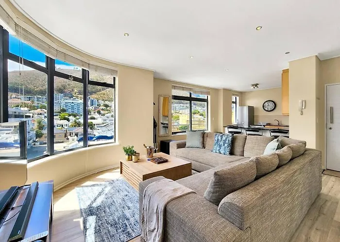Sunny, Bright, Secure, Pool- Promenade